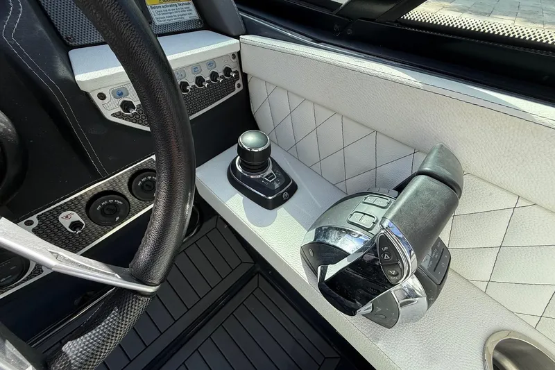  Yacht Photos Pics Interior controls of 2021 Cruisers Yachts 338 CX South Beach Bow Rider.