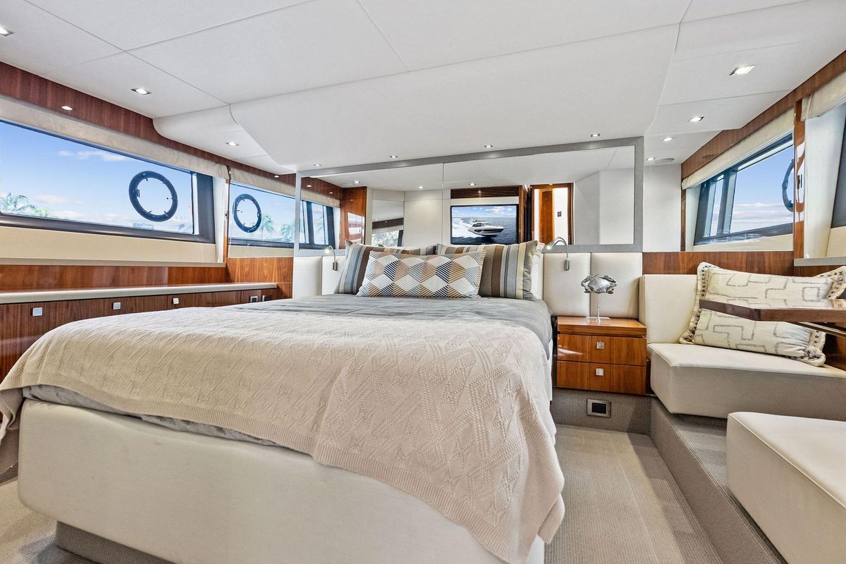 2020 Sunseeker 52 
