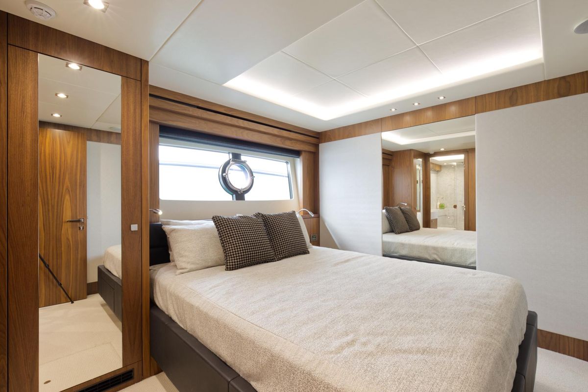 2018 Sunseeker 86 