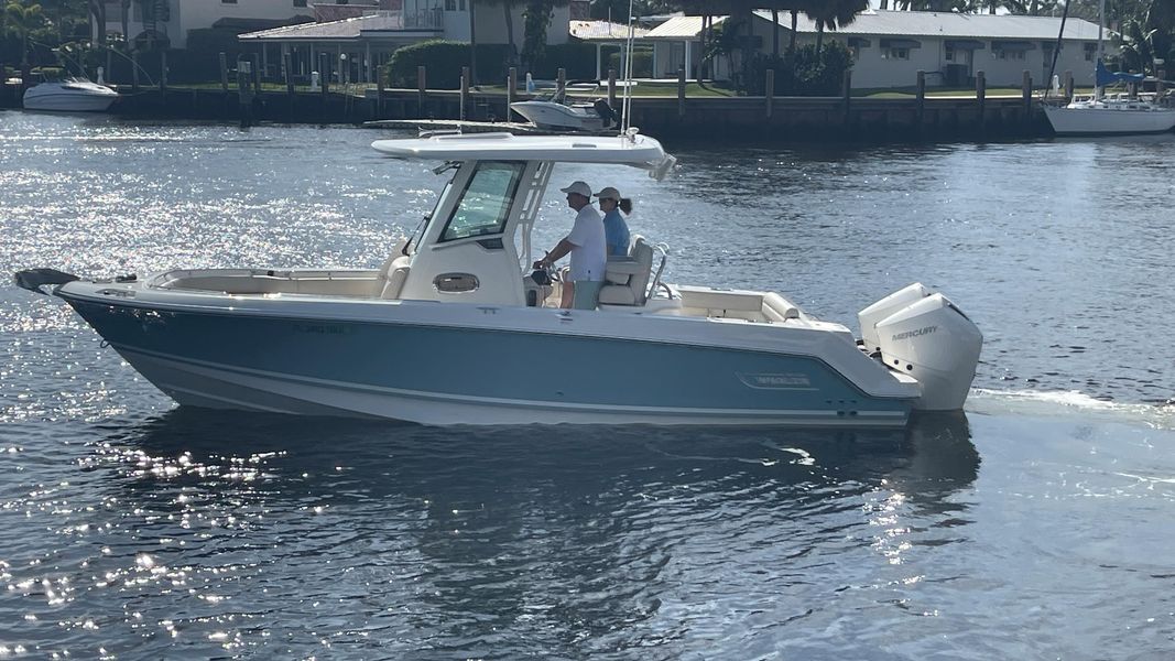 2021 Boston Whaler 250 Outrage