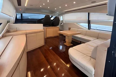 2010 Pershing 72