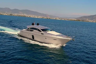 2010 Pershing 72