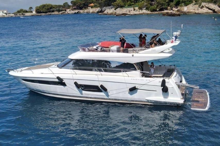 2015 Prestige 52 