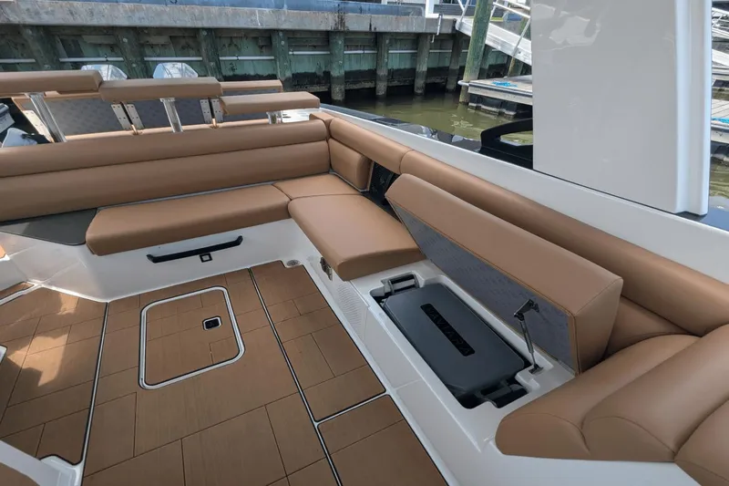 Under Parr Yacht Photos Pics 