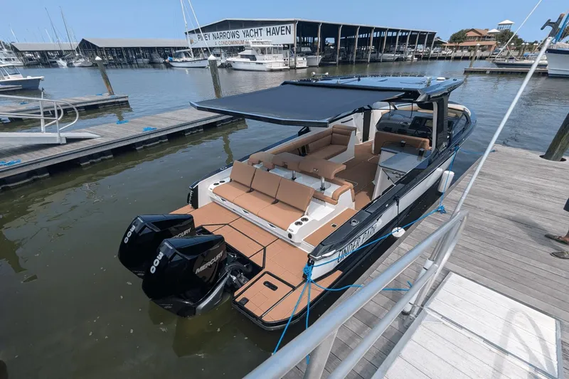 Under Parr Yacht Photos Pics 