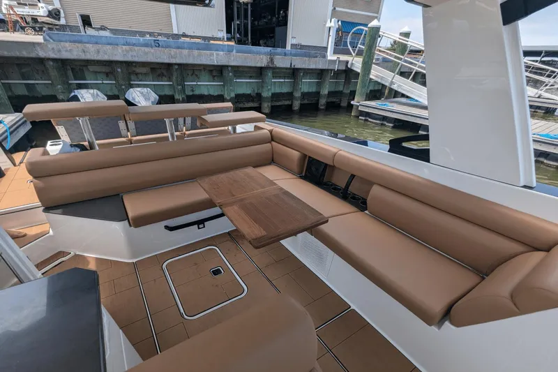 Under Parr Yacht Photos Pics 