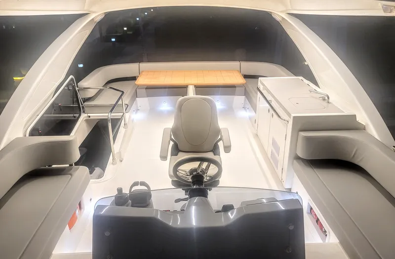 Gratitude Yacht Photos Pics Flybridge helm