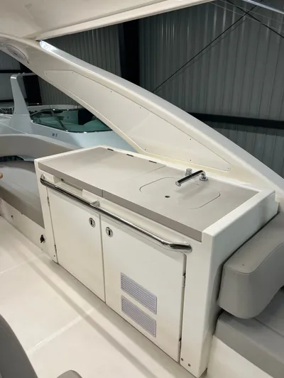 Gratitude Yacht Photos Pics Flybridge