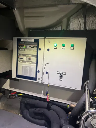 Gratitude Yacht Photos Pics Engine Room 8