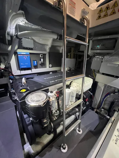 Gratitude Yacht Photos Pics Engine Room 1