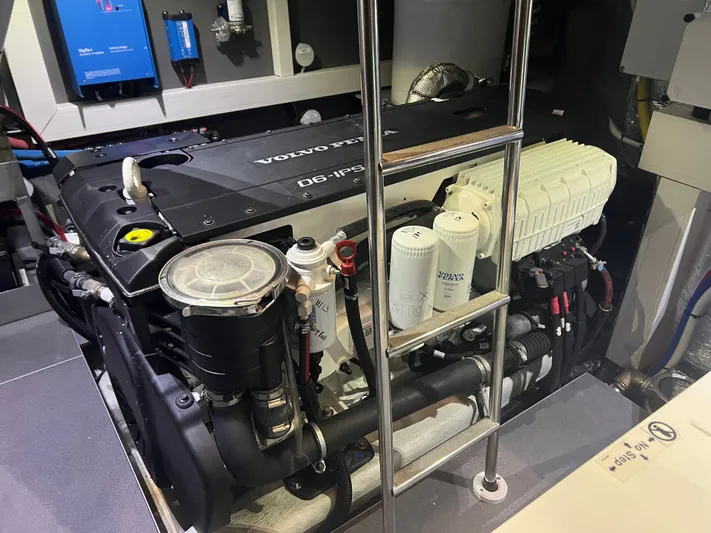 Gratitude Yacht Photos Pics Engine Room 5