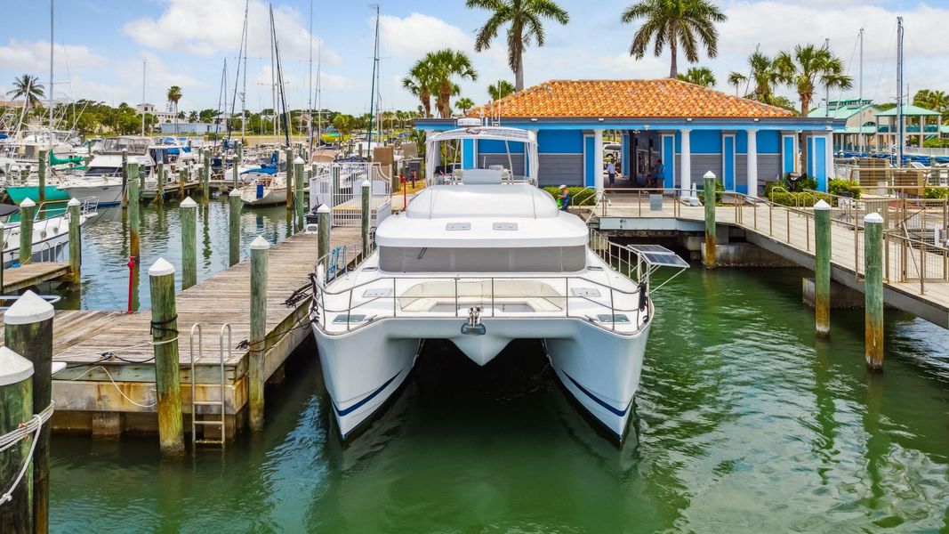 2004 Lagoon 43 PC