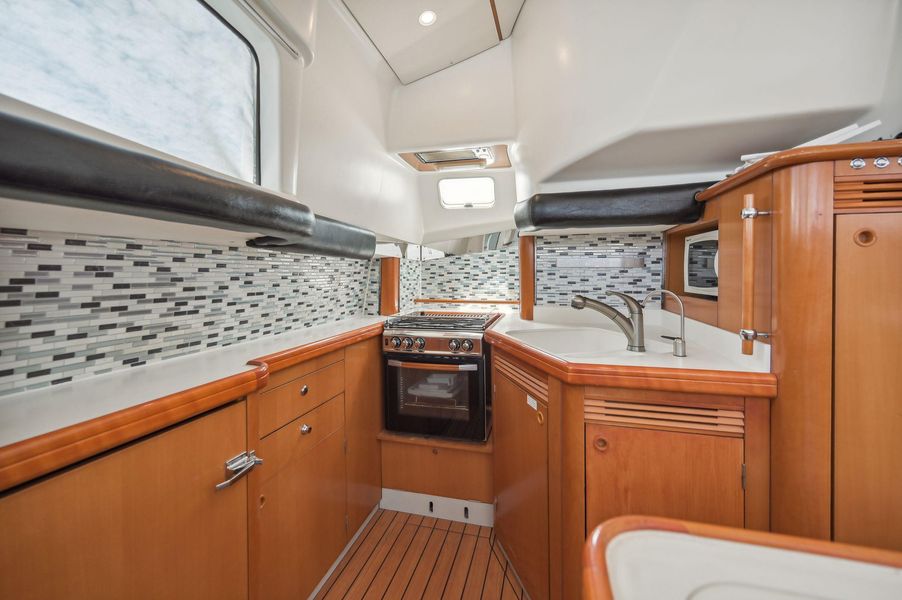 2004 Lagoon 43 PC