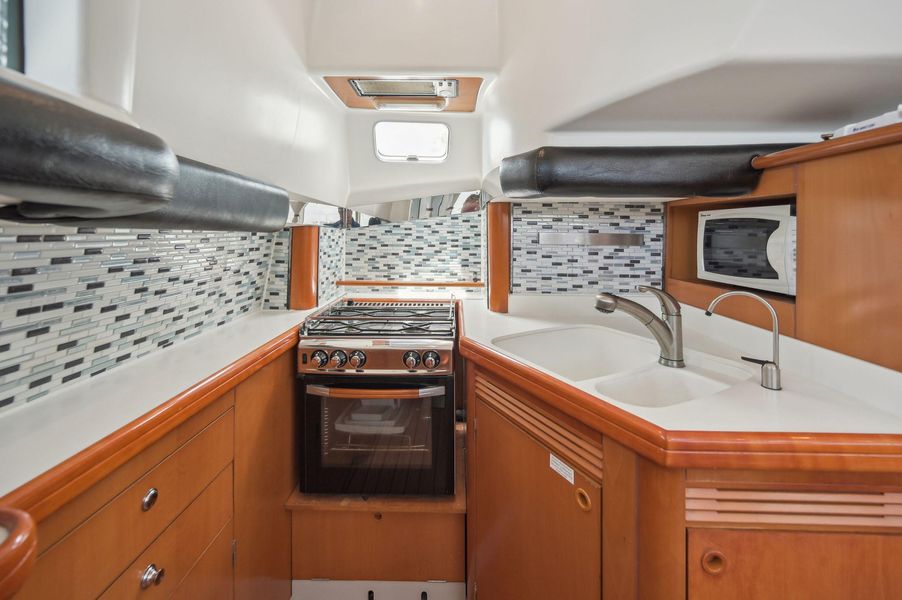 2004 Lagoon 43 PC