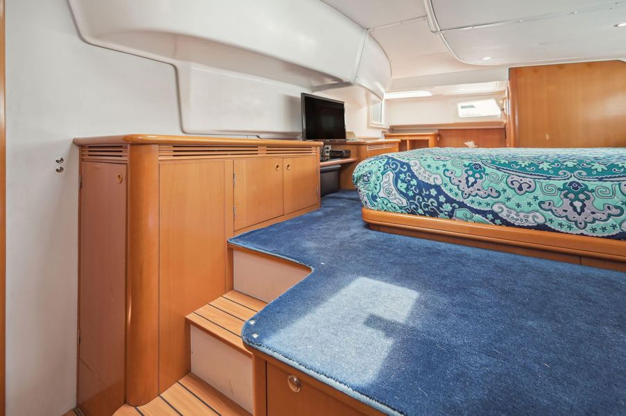 2004 Lagoon 43 PC