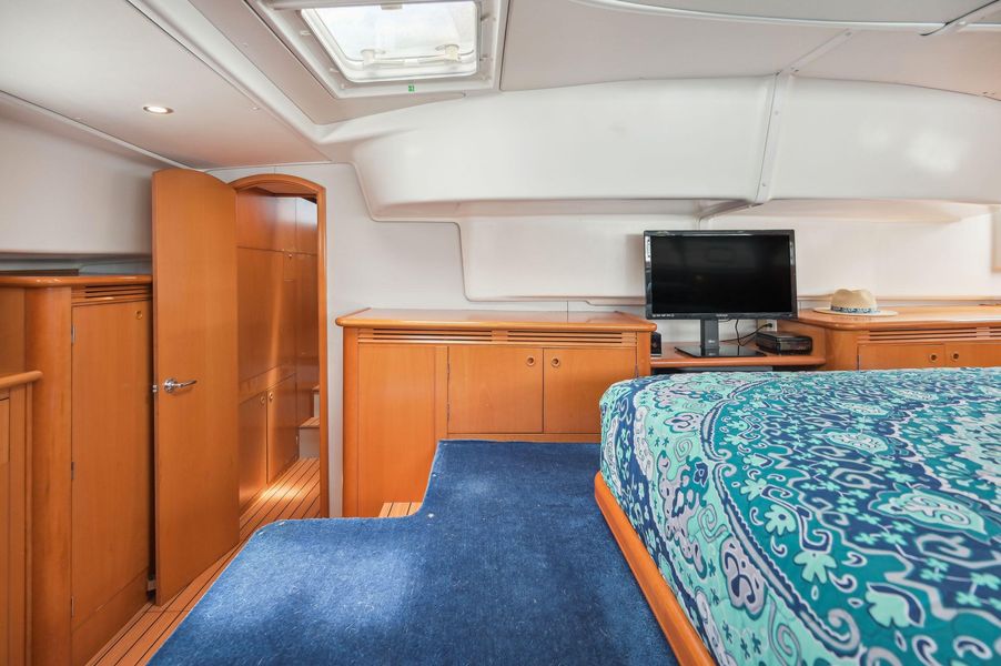 2004 Lagoon 43 PC
