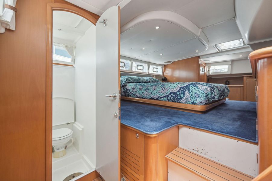 2004 Lagoon 43 PC