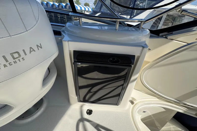 Old Hickory Yacht Photos Pics 2008 Meridian 391 Sedan yacht interior with seating and storage area.