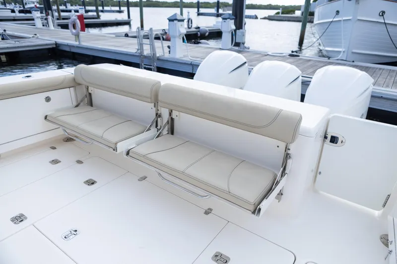 Tracker Yacht Photos Pics Pursuit 38 TRACKER - Cockpit Fold Down Seating