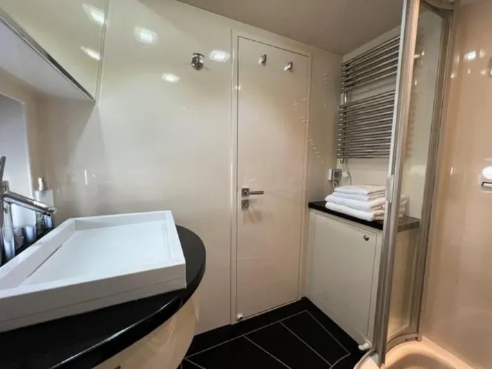  Yacht Photos Pics Luxurious bathroom in 2008 Horizon Elegance 90 Mega yacht, featuring modern fixtures and sleek design.