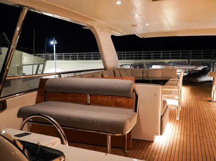  Yacht Photos Pics Luxurious Horizon Elegance 90 Mega yacht interior, 2008 model, featuring elegant seating and ambient lighting.