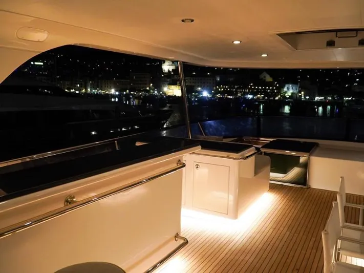  Yacht Photos Pics Luxurious Horizon Elegance 90 Mega yacht interior at night, 2008 model.