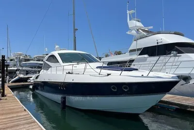Cruisers Yachts 520 Sports Coupe