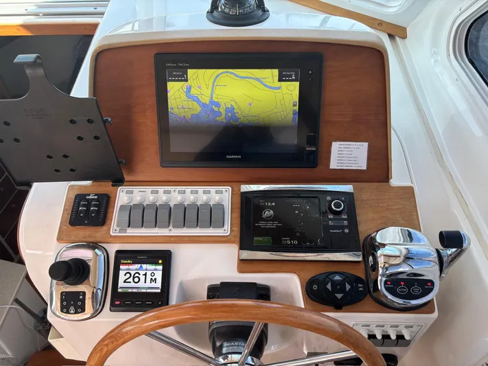 Marty E Yacht Photos Pics 