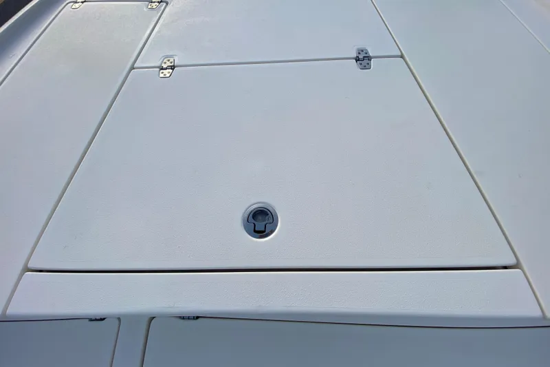  Yacht Photos Pics 2020 Pathfinder 2500 Hybrid boat deck with storage hatch and hinges.