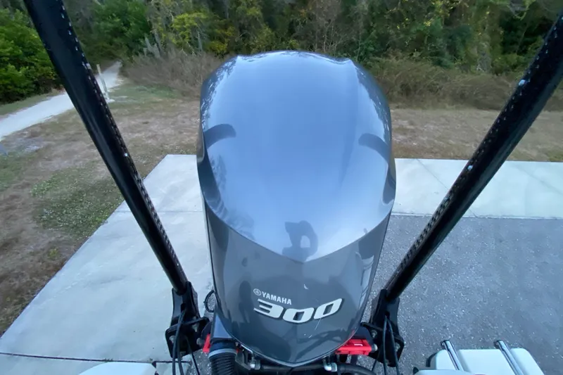  Yacht Photos Pics Yamaha 300 outboard motor on a 2020 Pathfinder 2500 Hybrid boat.