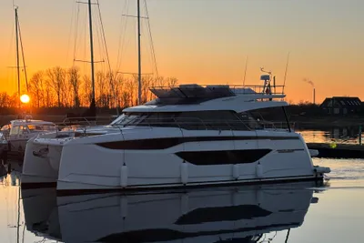 Prestige M48