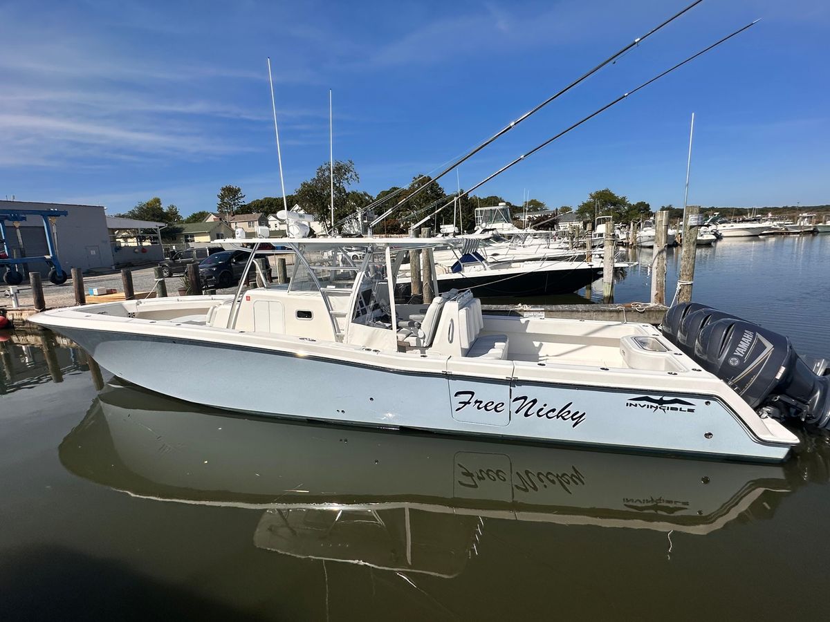 2017 Invincible 42 