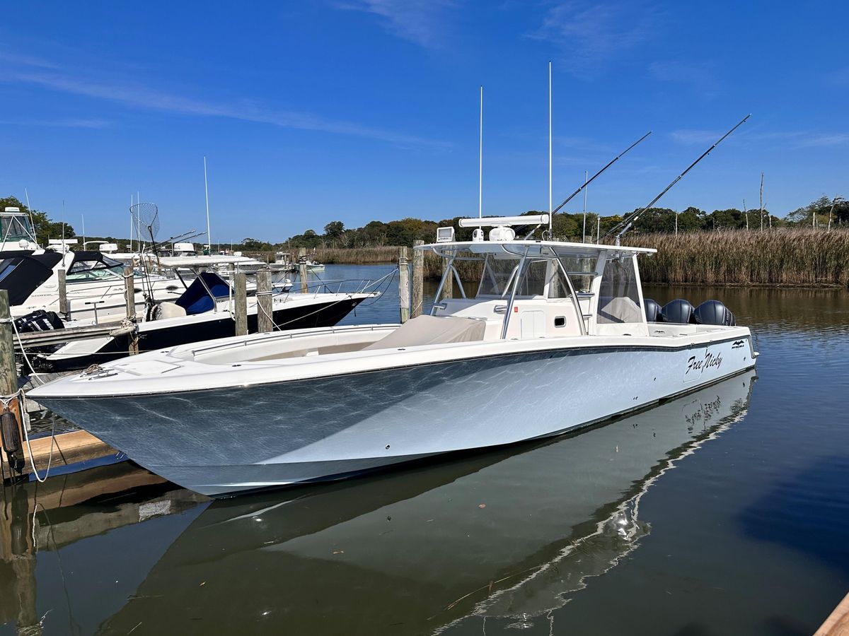 2017 Invincible 42 