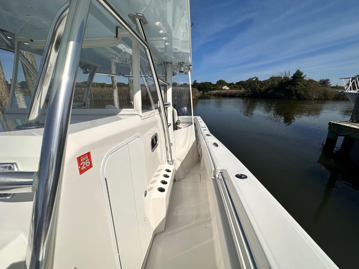 2017 Invincible 42 