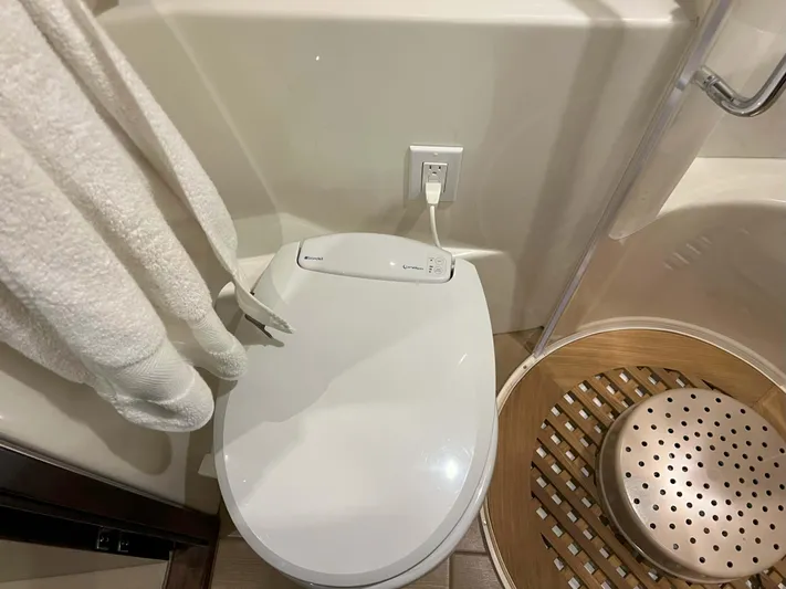 The Good Life Yacht Photos Pics 