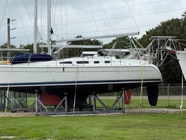 Sail A Vie Yacht Photos Pics On ther Hard IMG_1437.jpg