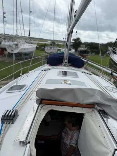 Sail A Vie Yacht Photos Pics forward view from cockpit IMG_1452.jpg