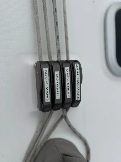 Sail A Vie Yacht Photos Pics Line brakes stbd IMG_1456.jpg