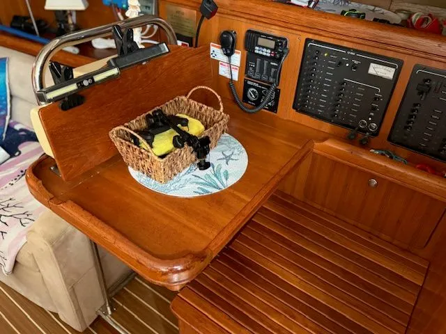 Sail A Vie Yacht Photos Pics Chart table IMG_1464.jpg