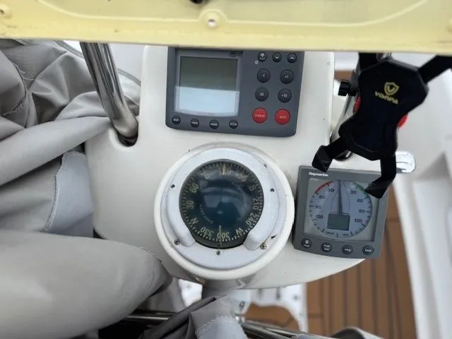 Sail A Vie Yacht Photos Pics Helm IMG_1448.jpg