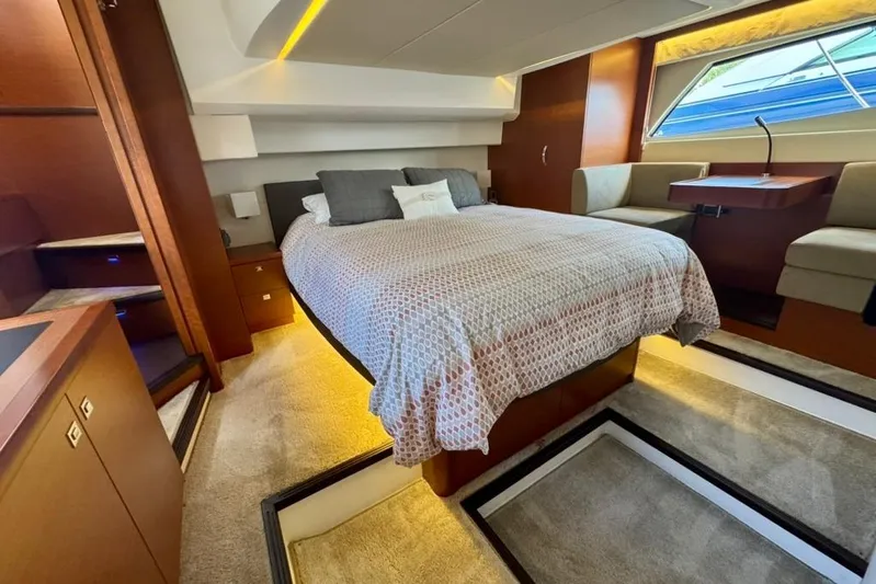 My Three Es Yacht Photos Pics Luxurious 2016 Prestige 500 S yacht bedroom with modern design and cozy lighting.