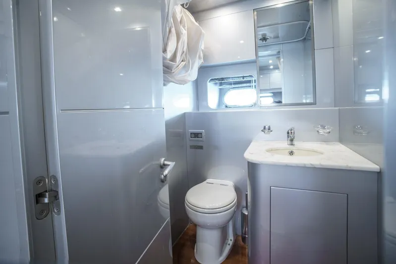 Ganache Yacht Photos Pics Luxurious yacht bathroom with modern fixtures, Leopard 24, 2005 model.