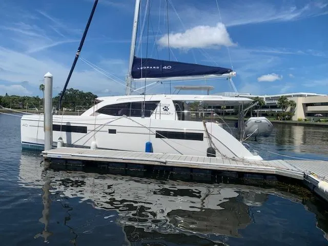 Legacy Yacht Photos Pics 