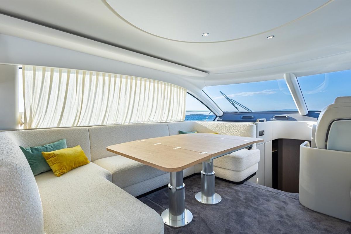 2023 Azimut 53 
