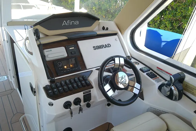  Yacht Photos Pics Cockpit of 2019 Floe Craft 3950C Aquafina with advanced navigation controls.