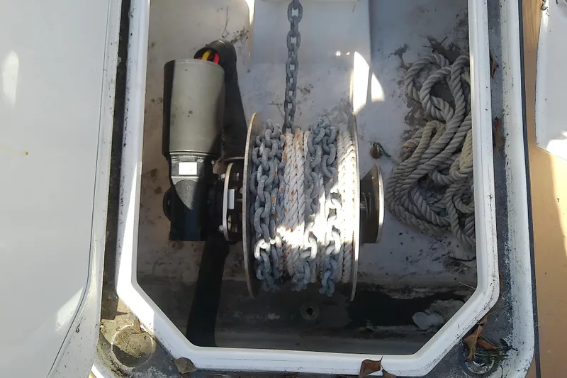  Yacht Photos Pics Anchor winch system on 2019 Floe Craft 3950C Aquafina boat.