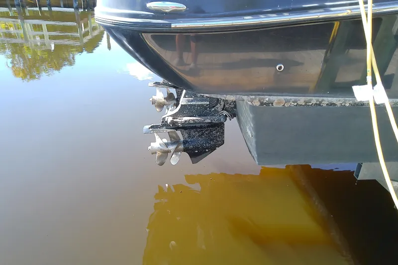  Yacht Photos Pics 2019 Floe Craft 3950C Aquafina boat propellers in calm water.