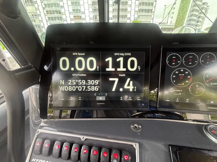  Yacht Photos Pics Hydra-Sports 4200 Siesta 2016 dashboard with GPS and depth display.