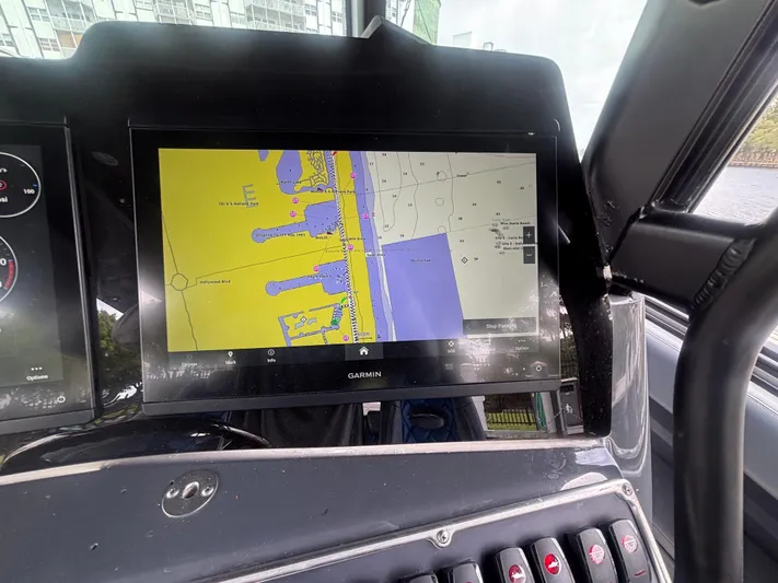  Yacht Photos Pics Garmin navigation display on 2016 Hydra-Sports 4200 Siesta boat dashboard.