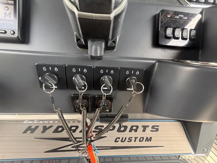  Yacht Photos Pics Control panel of a 2016 Hydra-Sports 4200 Siesta boat with Yamaha ignition switches.